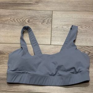 Vuori sports bra size M